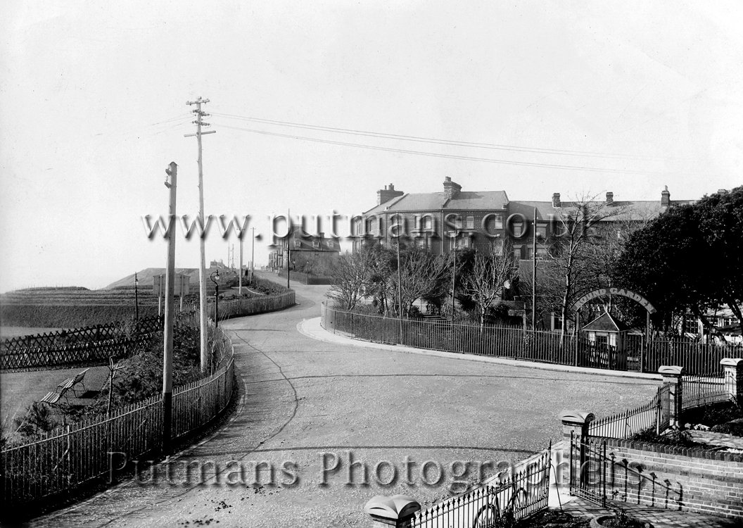 Ref 1333 Round Gardens & Parade pre WW2