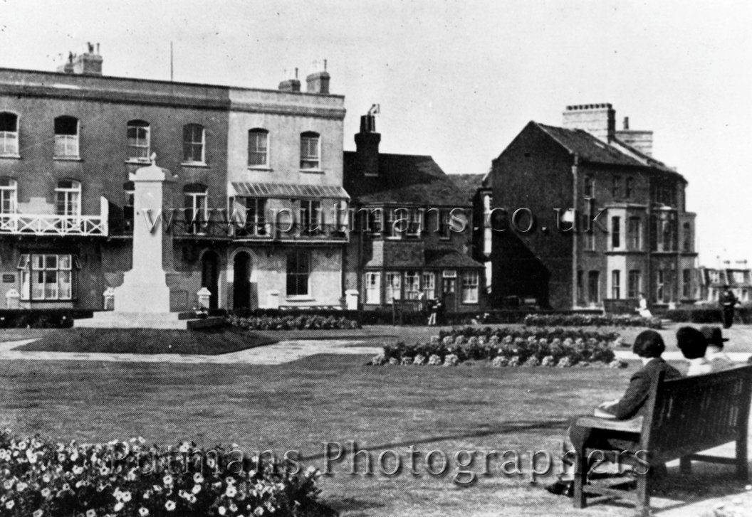 Ref 143-17 War Memorial Station Gardens