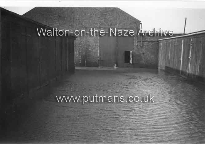 Ref 1946 Hipkins Lock-up Garages