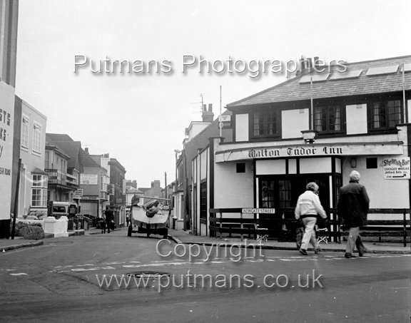 Ref 2197 Newgate Street & Tudor Inn 1984