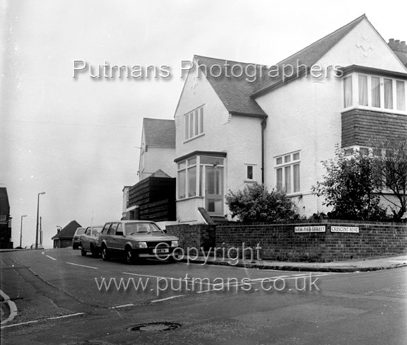 Ref 2212 Junction of New Pier Street & Crescent Road 1984