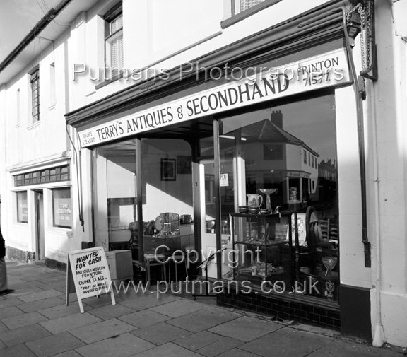 Ref 2450 Terry's Antiques Feb 1981