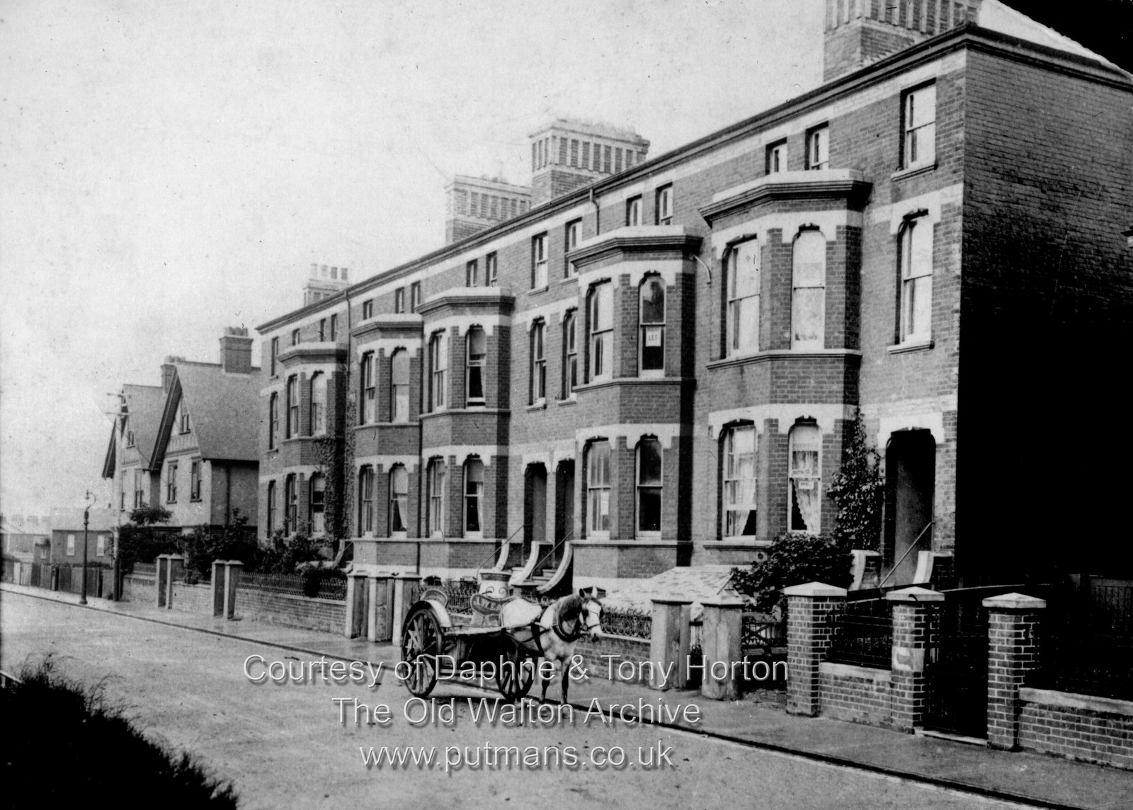 Ref 3133 Saville Street - J W Eagle Milk cart