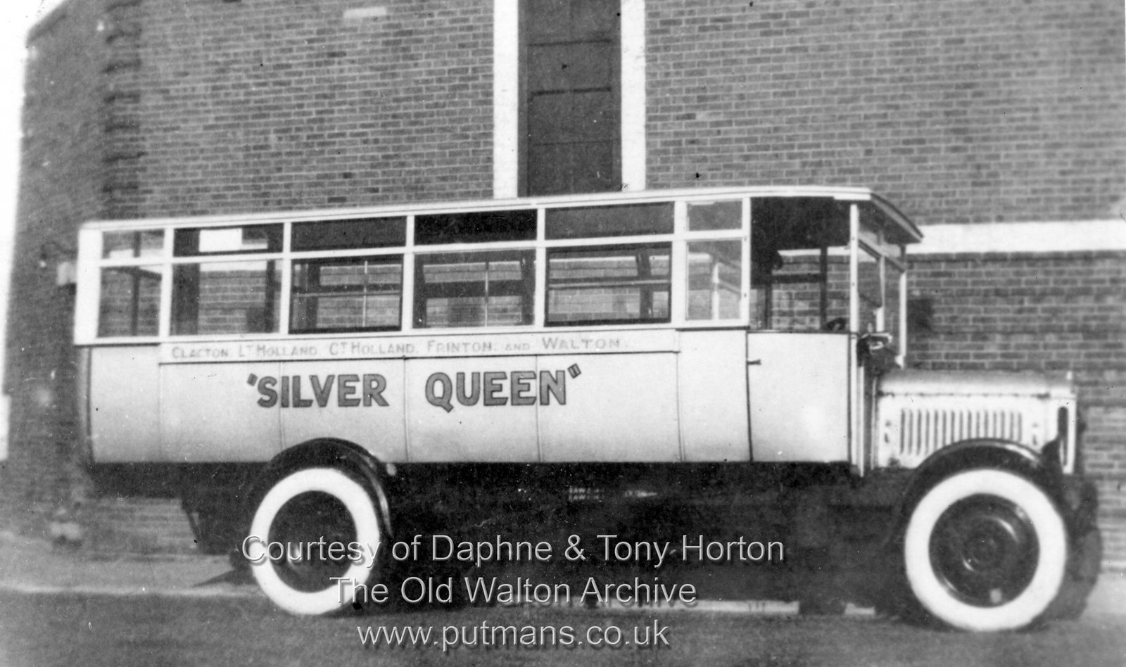 Ref 3225 Silver Queen Bus