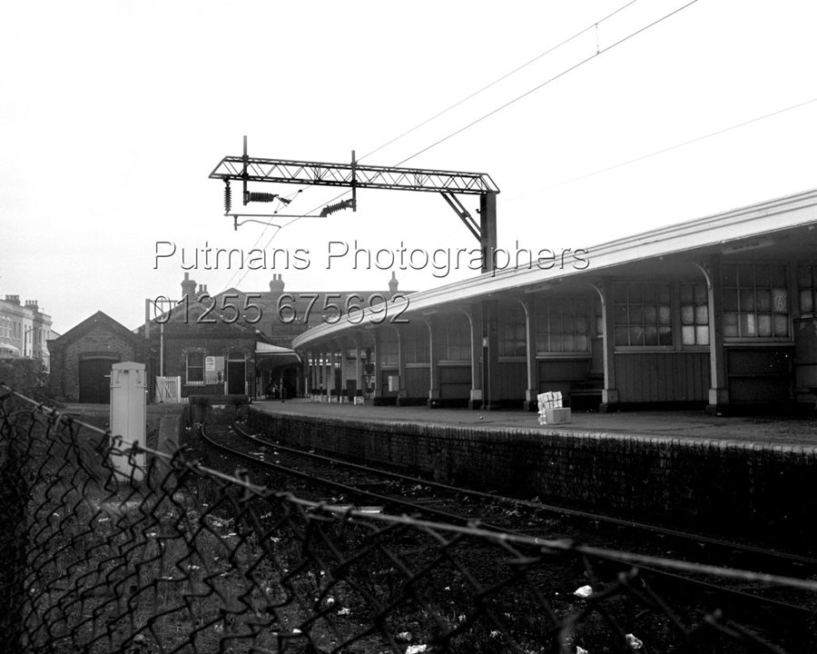Ref 924 Railway Platform 1984
